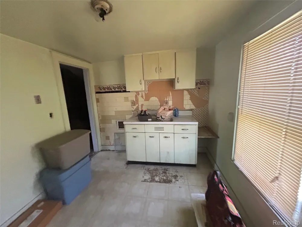 221 Campbell Street River Rouge City, MI 48218