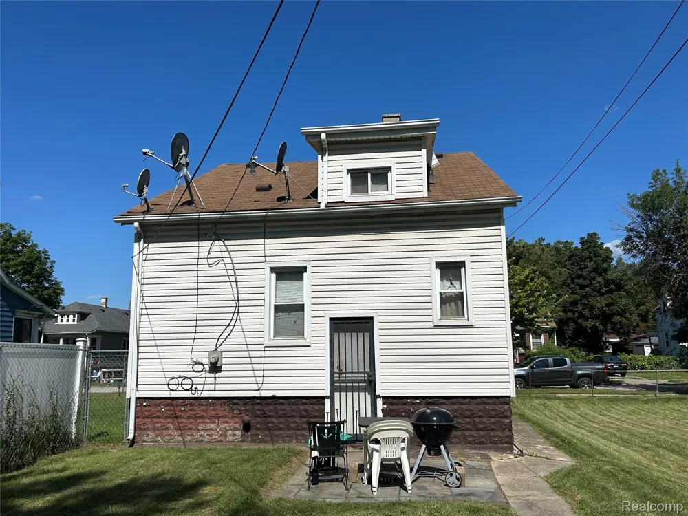 221 Campbell Street River Rouge City, MI 48218