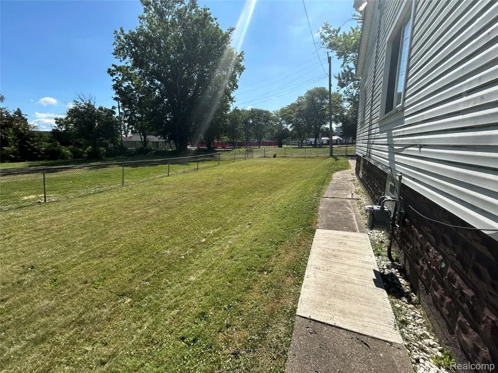 221 Campbell Street River Rouge City, MI 48218