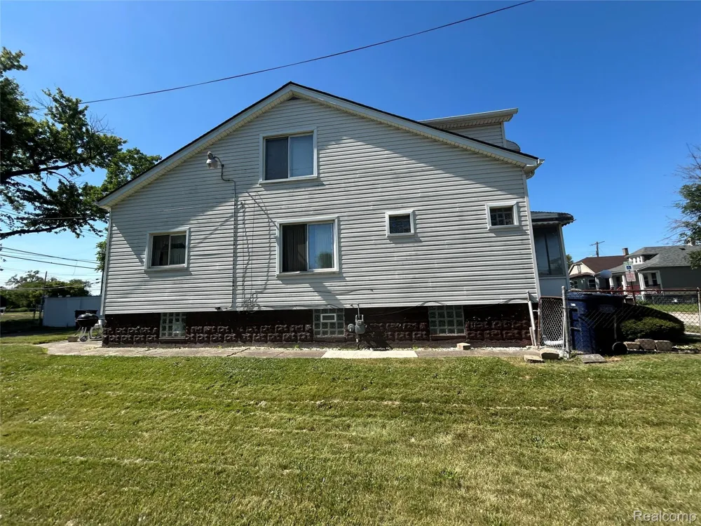 221 Campbell Street River Rouge City, MI 48218