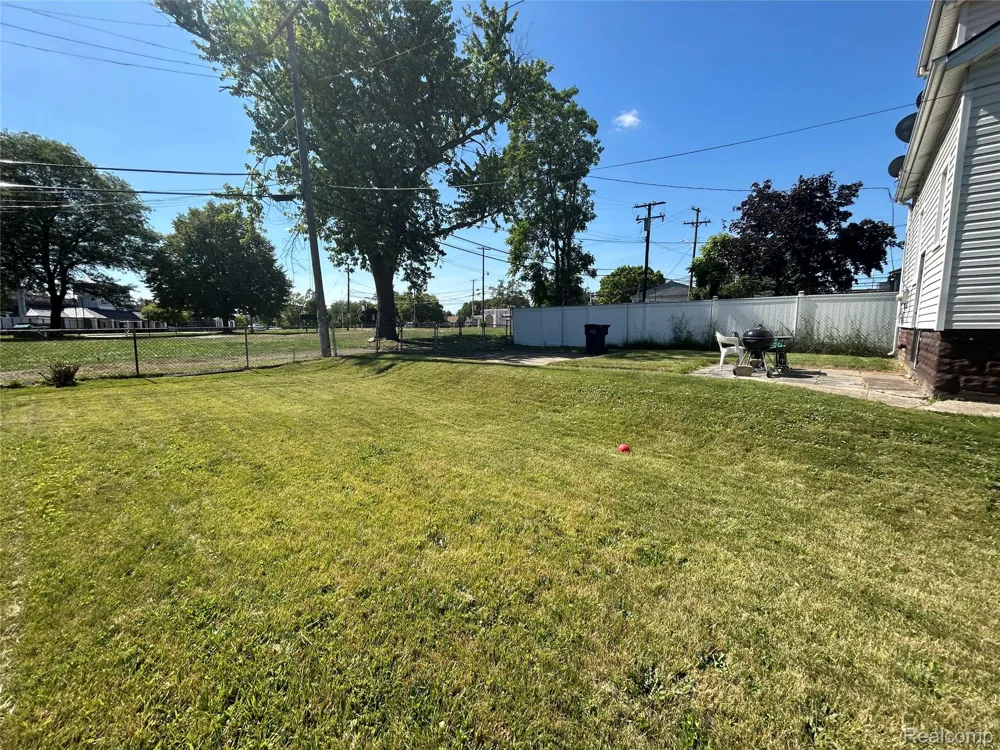 221 Campbell Street River Rouge City, MI 48218