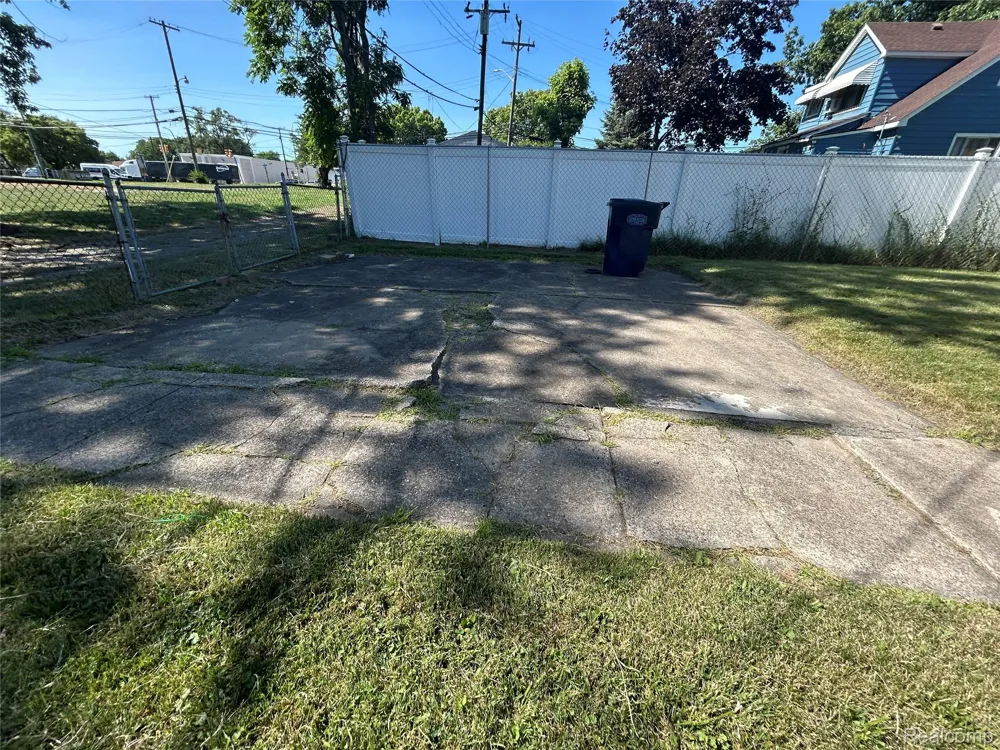 221 Campbell Street River Rouge City, MI 48218
