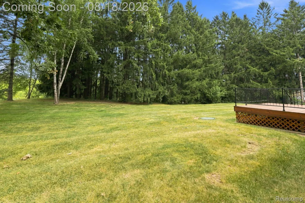 25 E Oakwood Road Oxford Charter Township, MI 48371