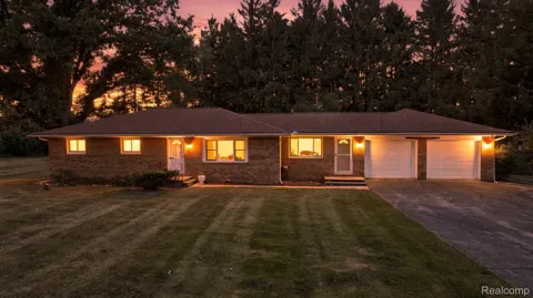 25 E Oakwood Road