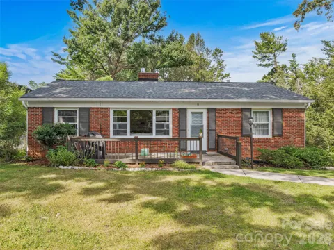 15 Lynnstone Court