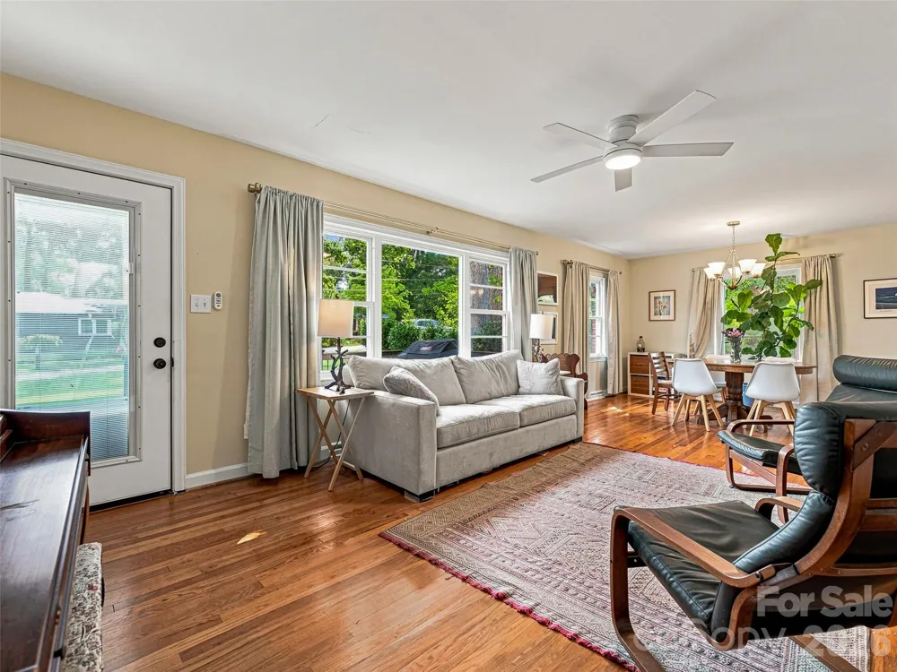 15 Lynnstone Court Asheville, NC 28805