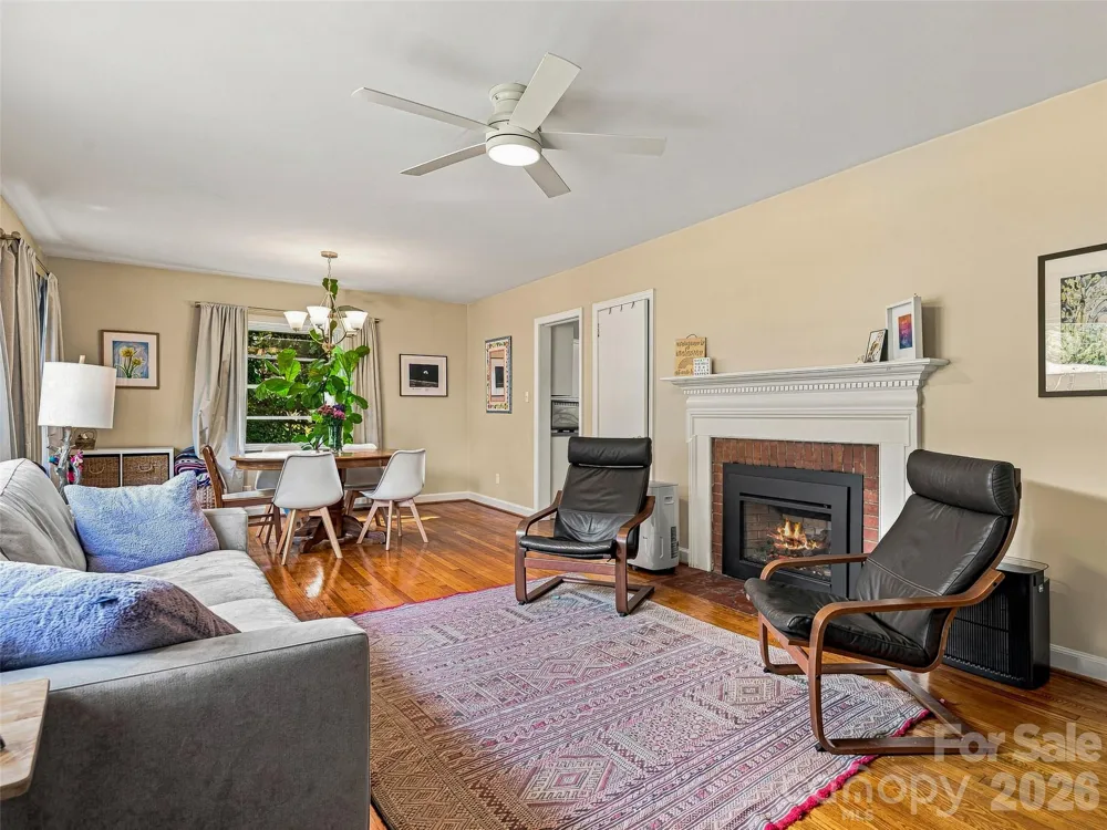 15 Lynnstone Court Asheville, NC 28805