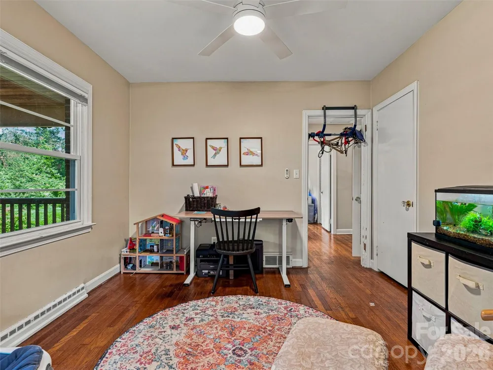 15 Lynnstone Court Asheville, NC 28805