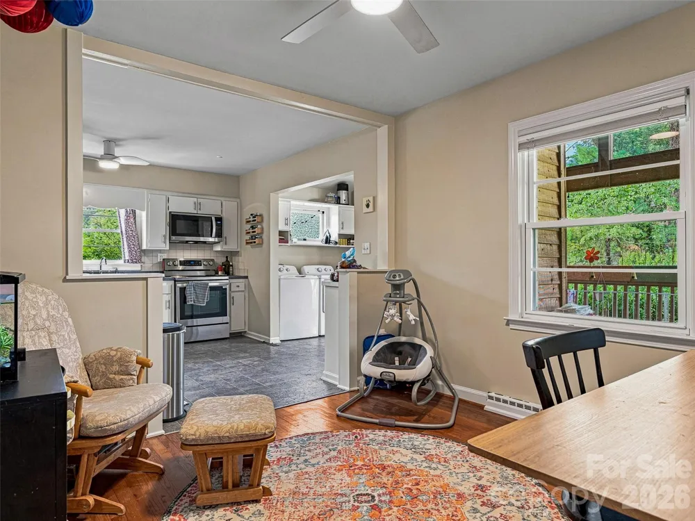 15 Lynnstone Court Asheville, NC 28805