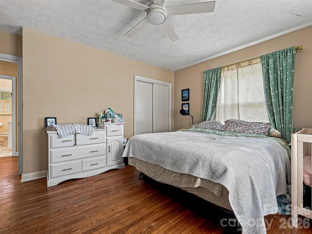 15 Lynnstone Court Asheville, NC 28805