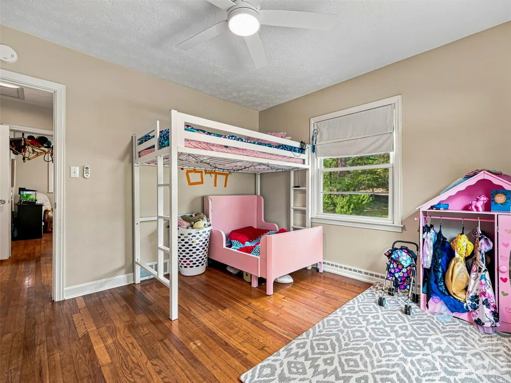 15 Lynnstone Court Asheville, NC 28805