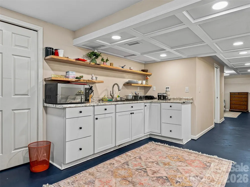 15 Lynnstone Court Asheville, NC 28805