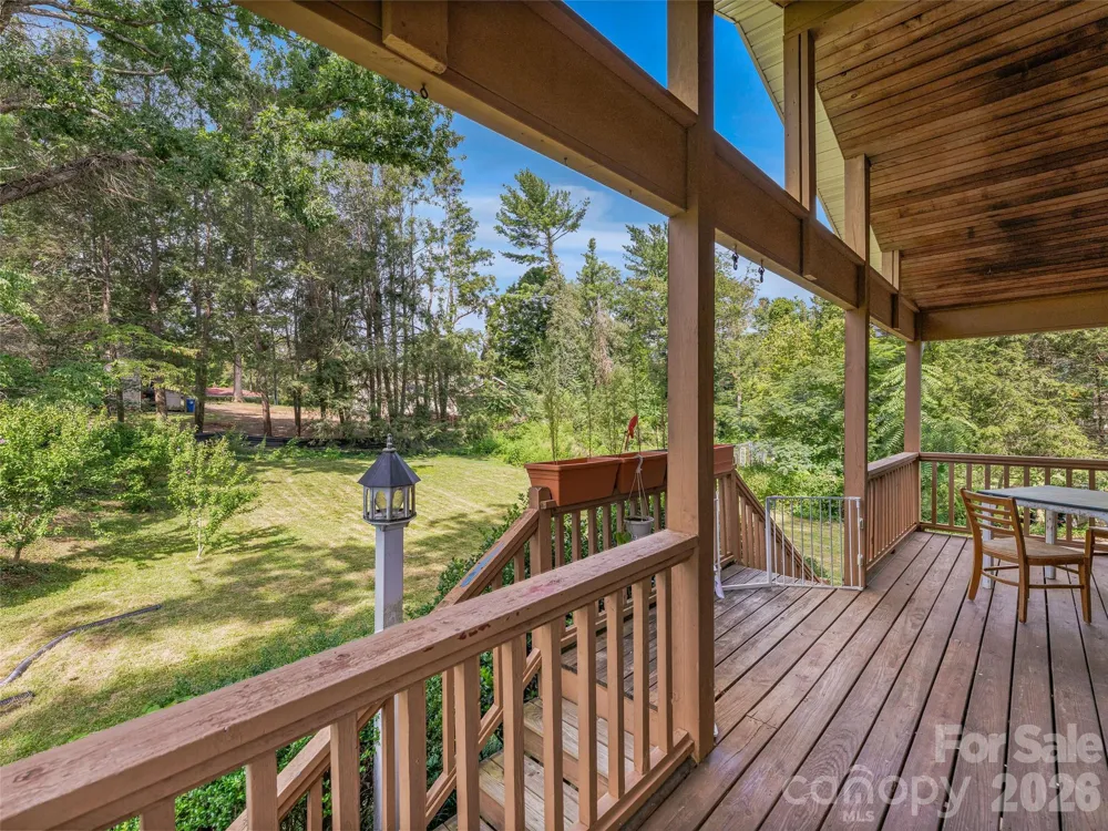 15 Lynnstone Court Asheville, NC 28805