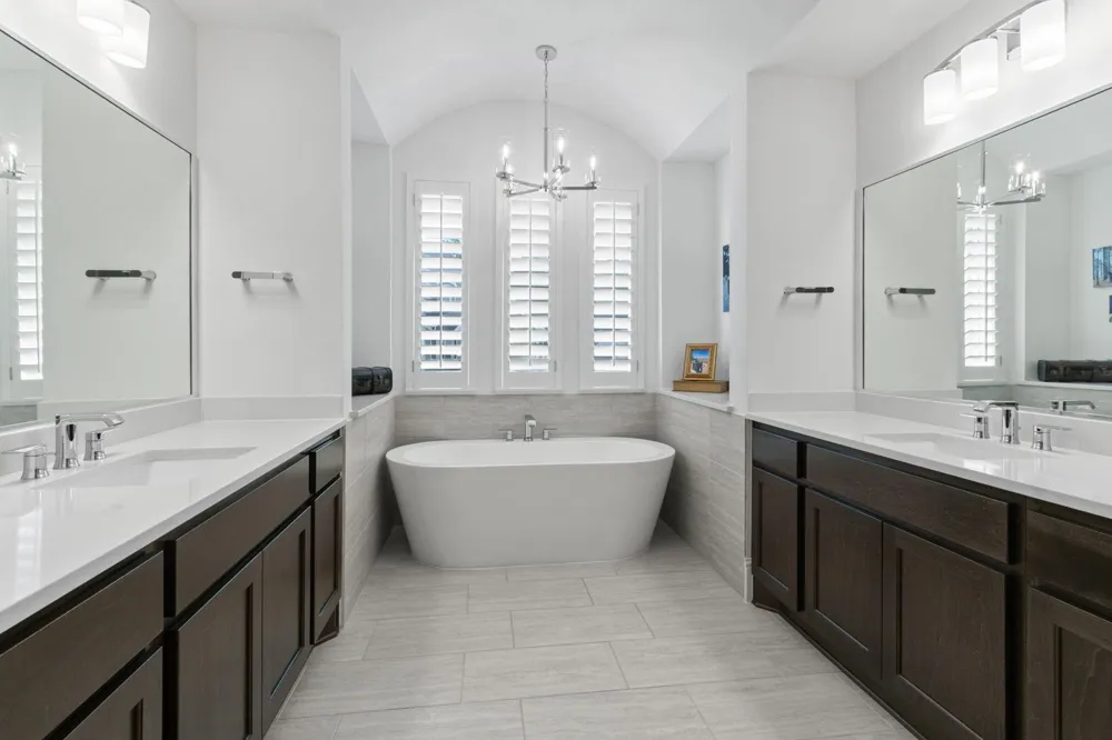 902 Falcon Hollow Lane Pinehurst, TX 77362