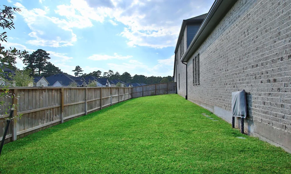 902 Falcon Hollow Lane Pinehurst, TX 77362