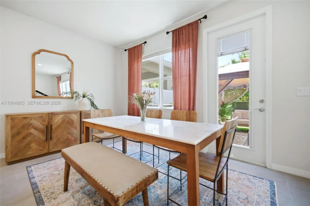 1628 Myrtle Oak Ter Hollywood, FL 33021