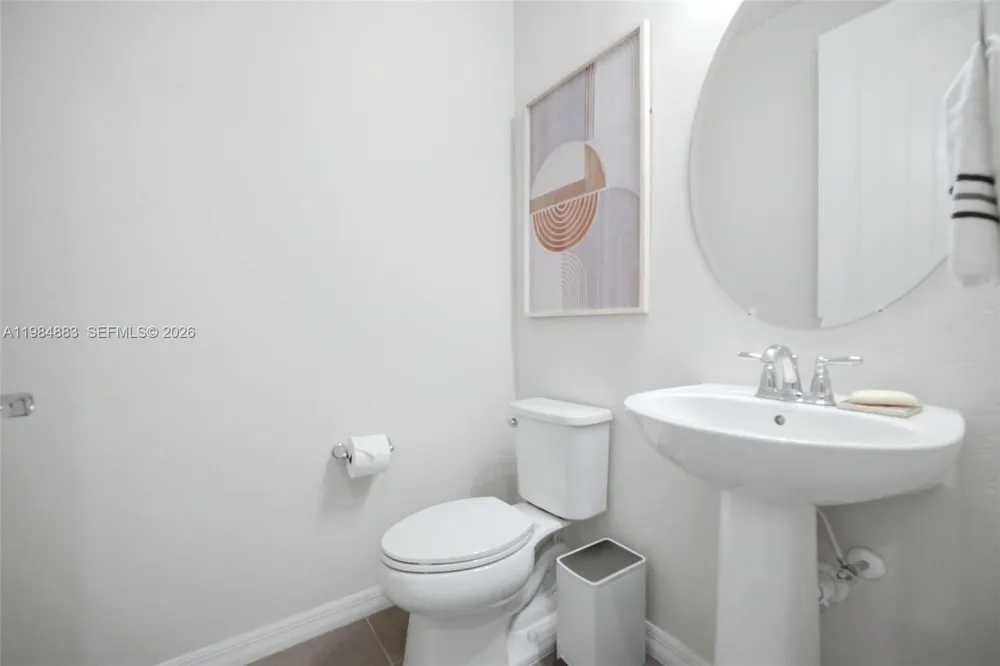 1628 Myrtle Oak Ter Hollywood, FL 33021