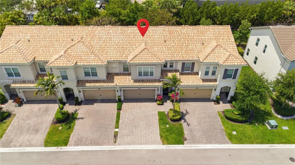 1628 Myrtle Oak Ter Hollywood, FL 33021