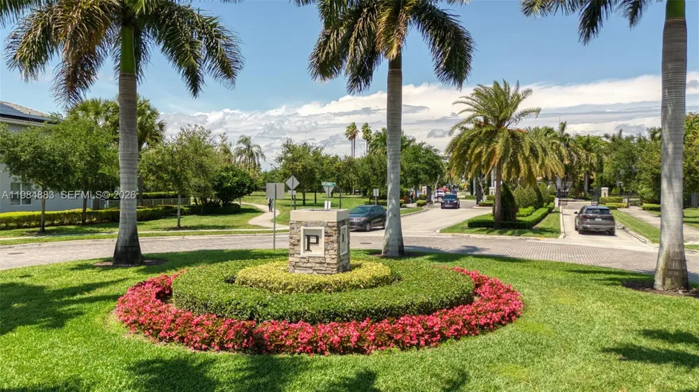 1628 Myrtle Oak Ter Hollywood, FL 33021