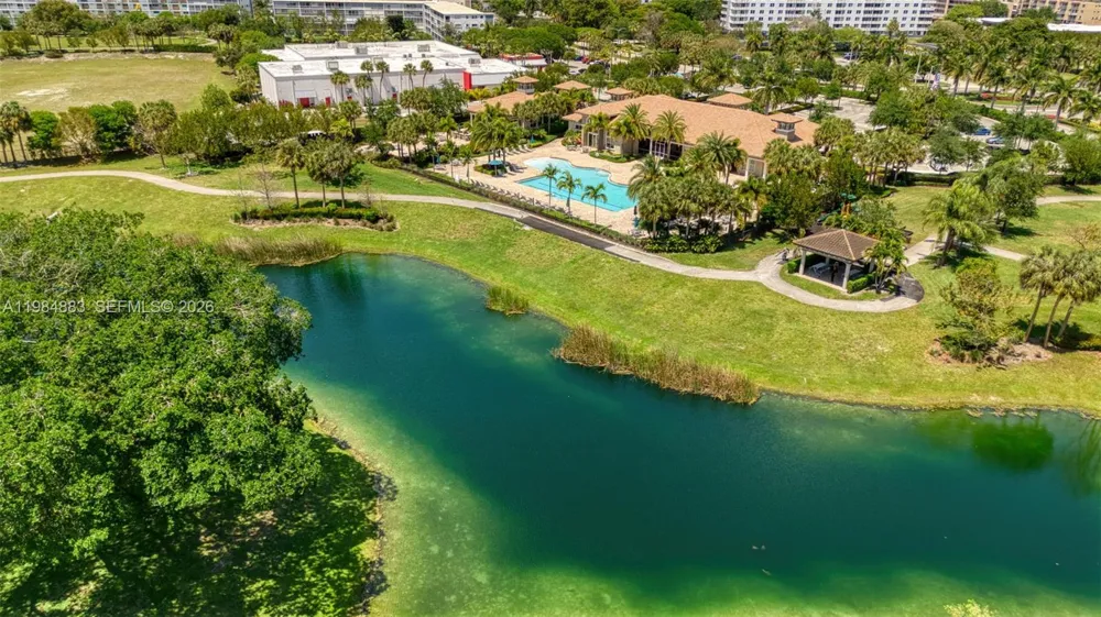 1628 Myrtle Oak Ter Hollywood, FL 33021
