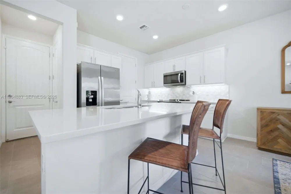 1628 Myrtle Oak Ter Hollywood, FL 33021