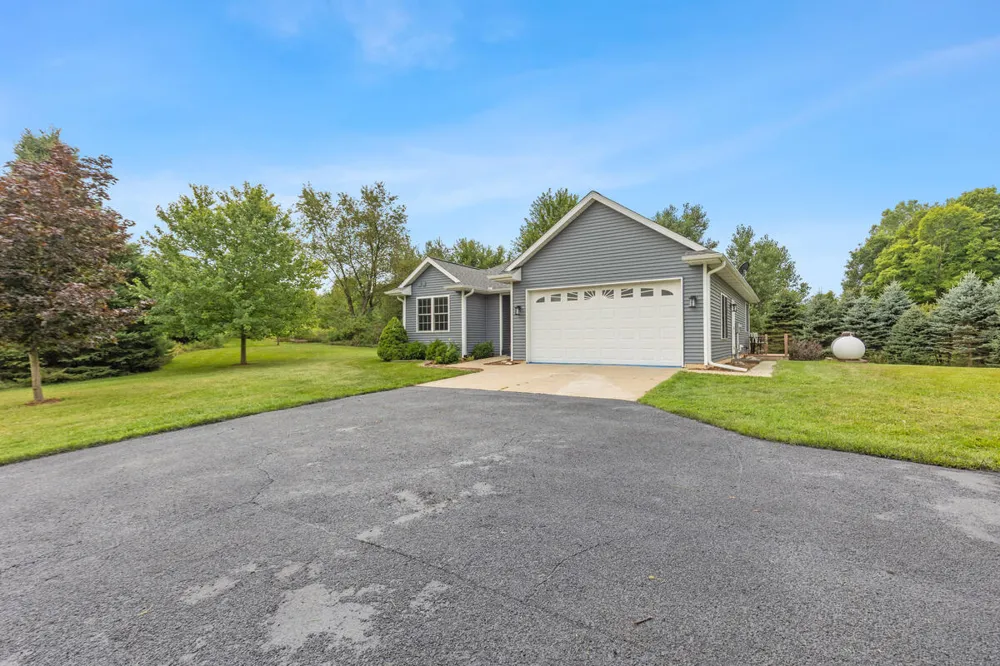 1746 Rowden Drive Hastings, MI 49058
