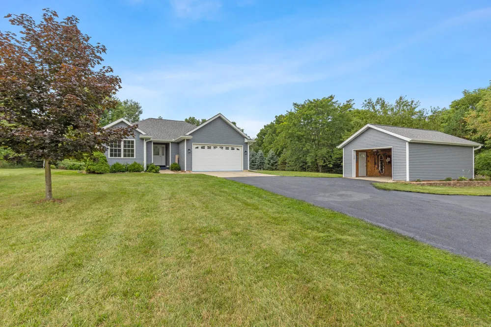 1746 Rowden Drive Hastings, MI 49058