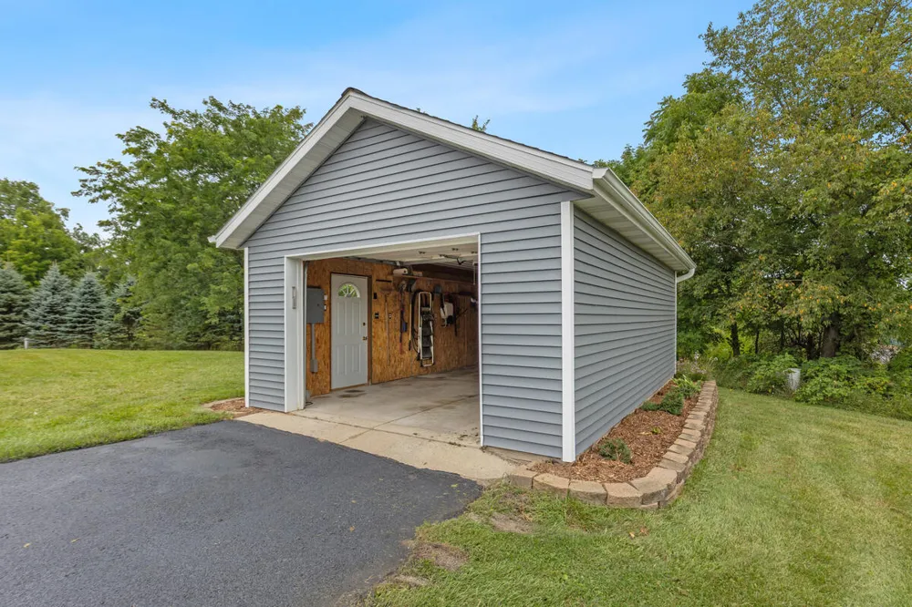 1746 Rowden Drive Hastings, MI 49058
