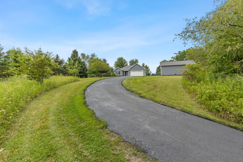 1746 Rowden Drive Hastings, MI 49058