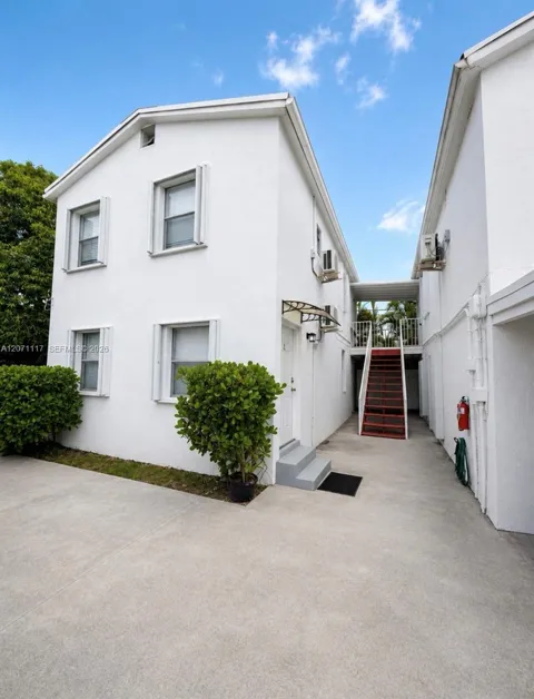 127 NW 47th Ter #4