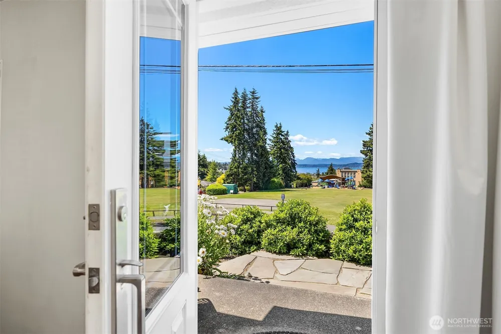103 8th Avenue S Edmonds, WA 98020