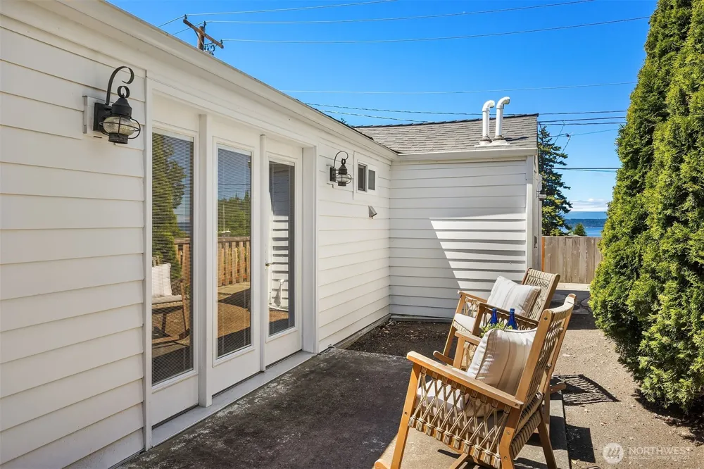 103 8th Avenue S Edmonds, WA 98020