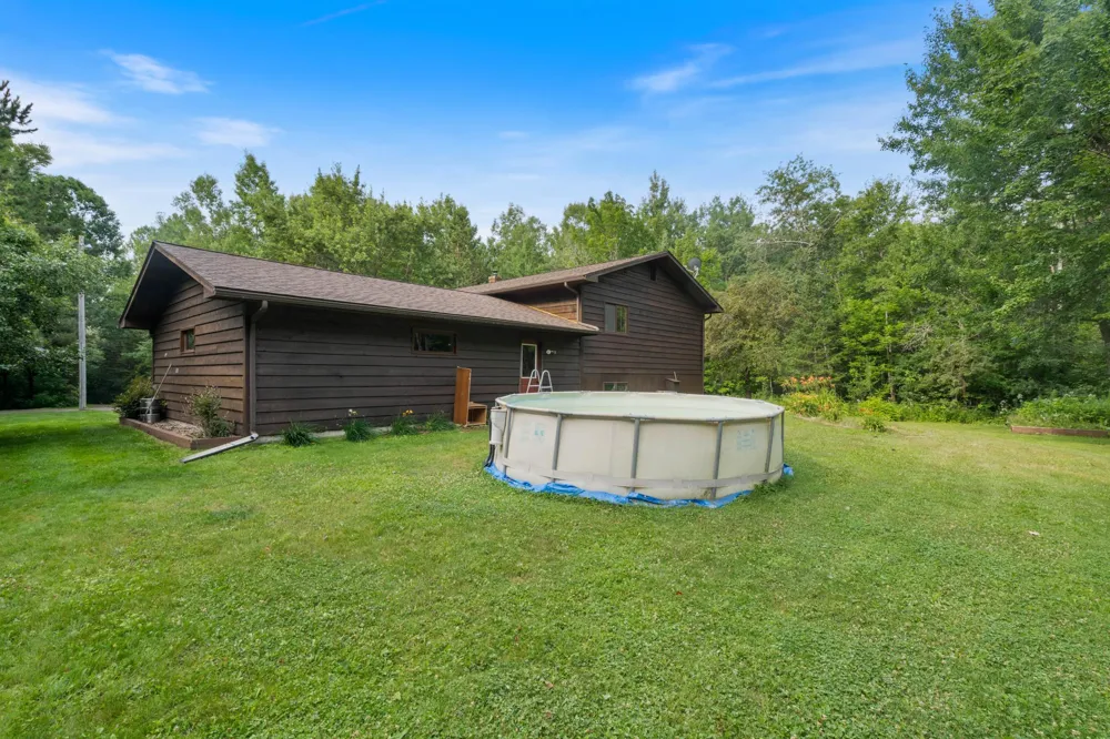 5665 Hagberg Road Hermantown, MN 55811