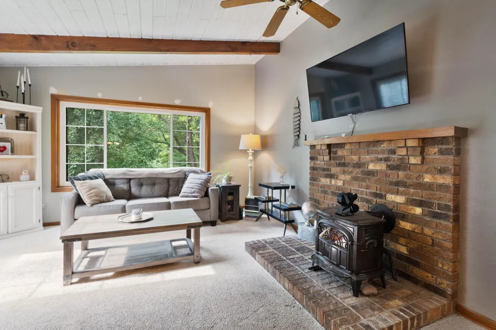 5665 Hagberg Road Hermantown, MN 55811