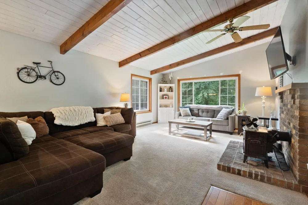5665 Hagberg Road Hermantown, MN 55811