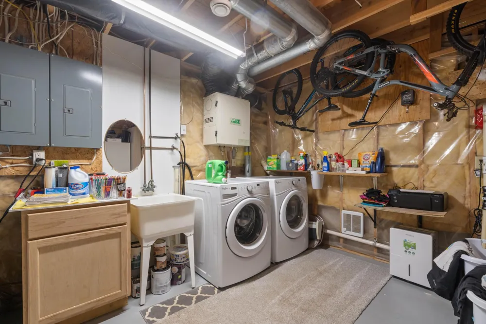 5665 Hagberg Road Hermantown, MN 55811