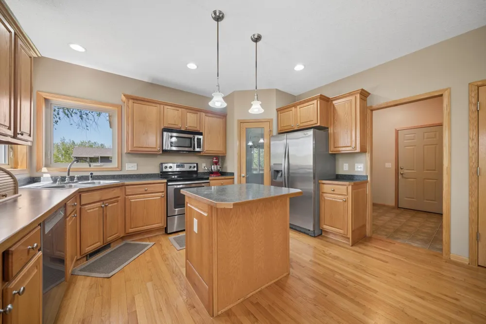 1017 Provence Lane Belle Plaine, MN 56011