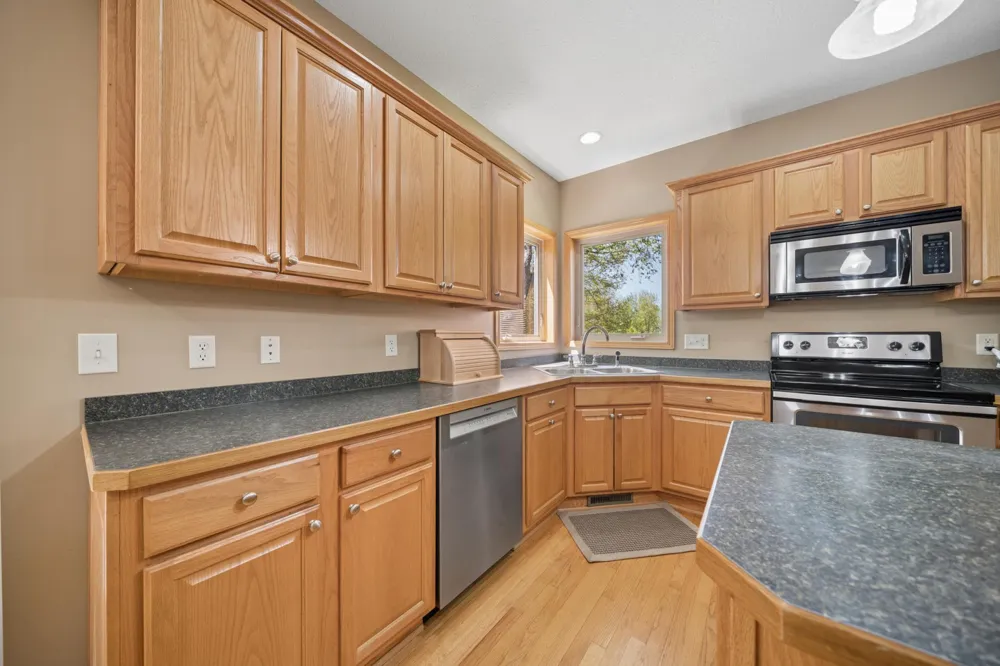 1017 Provence Lane Belle Plaine, MN 56011