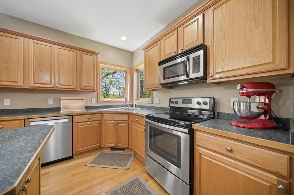 1017 Provence Lane Belle Plaine, MN 56011
