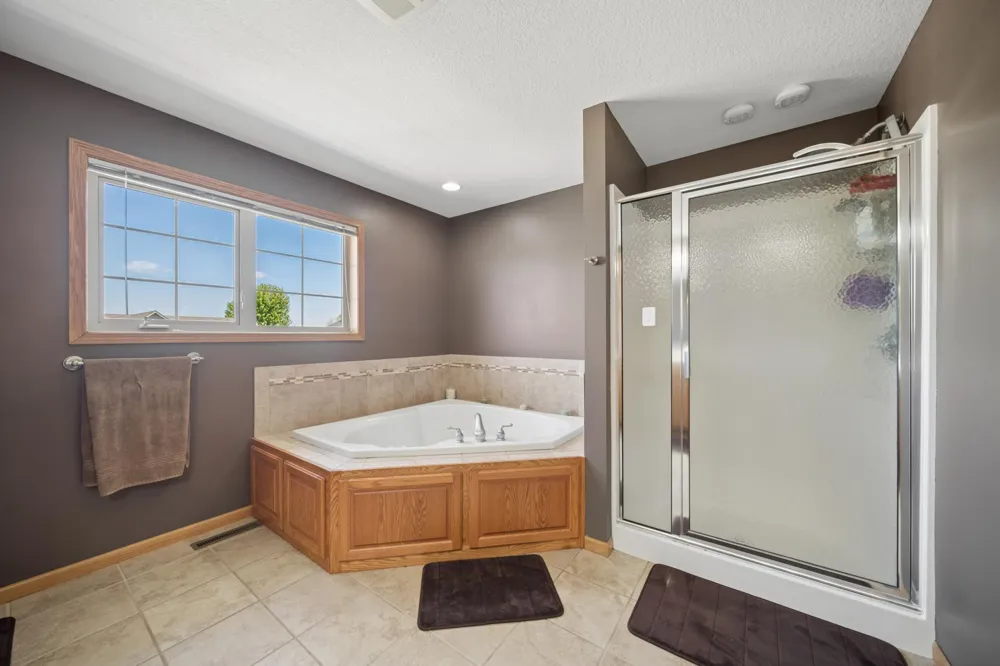 1017 Provence Lane Belle Plaine, MN 56011