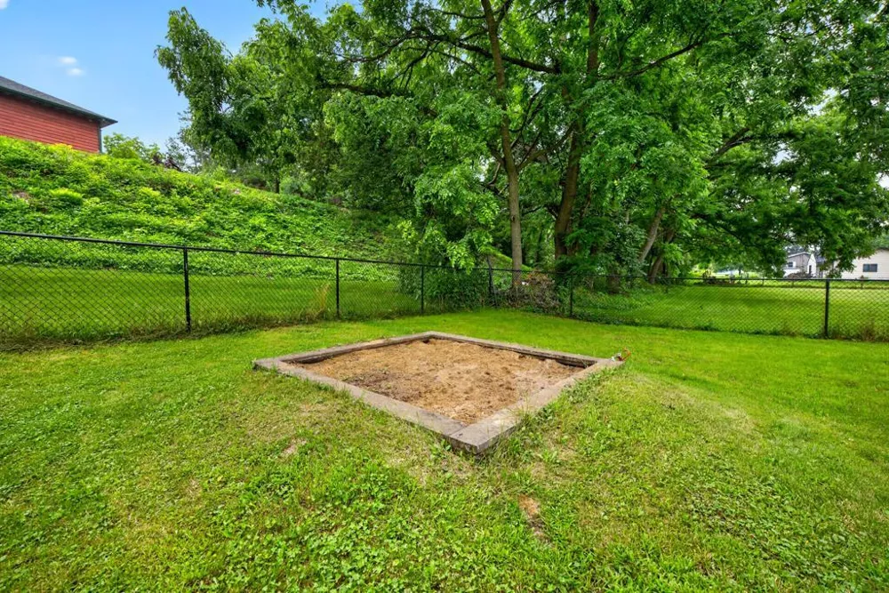 330 1st Avenue NE Oronoco, MN 55960
