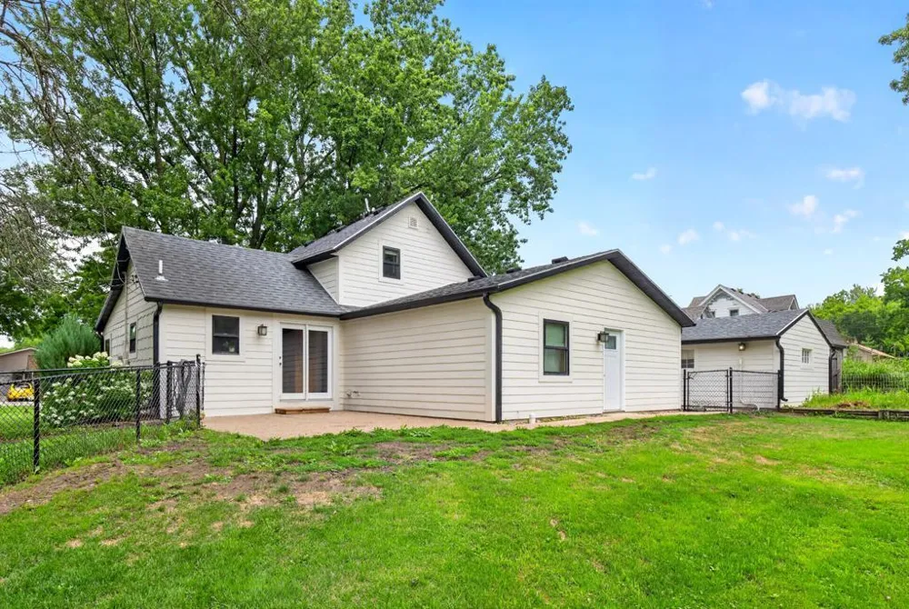 330 1st Avenue NE Oronoco, MN 55960