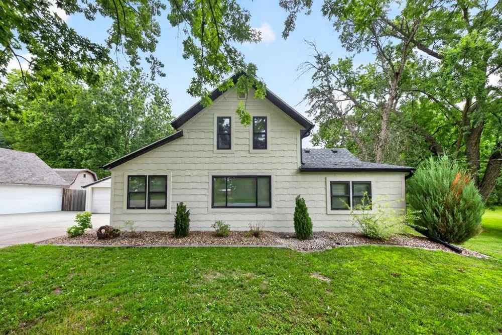 330 1st Avenue NE Oronoco, MN 55960