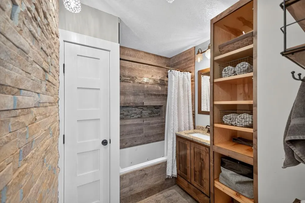 330 1st Avenue NE Oronoco, MN 55960