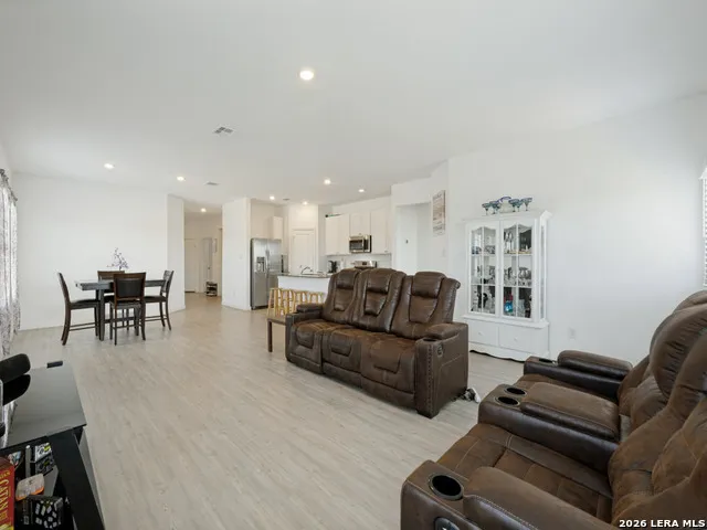9194 Saint Jerome Seguin, TX 78155
