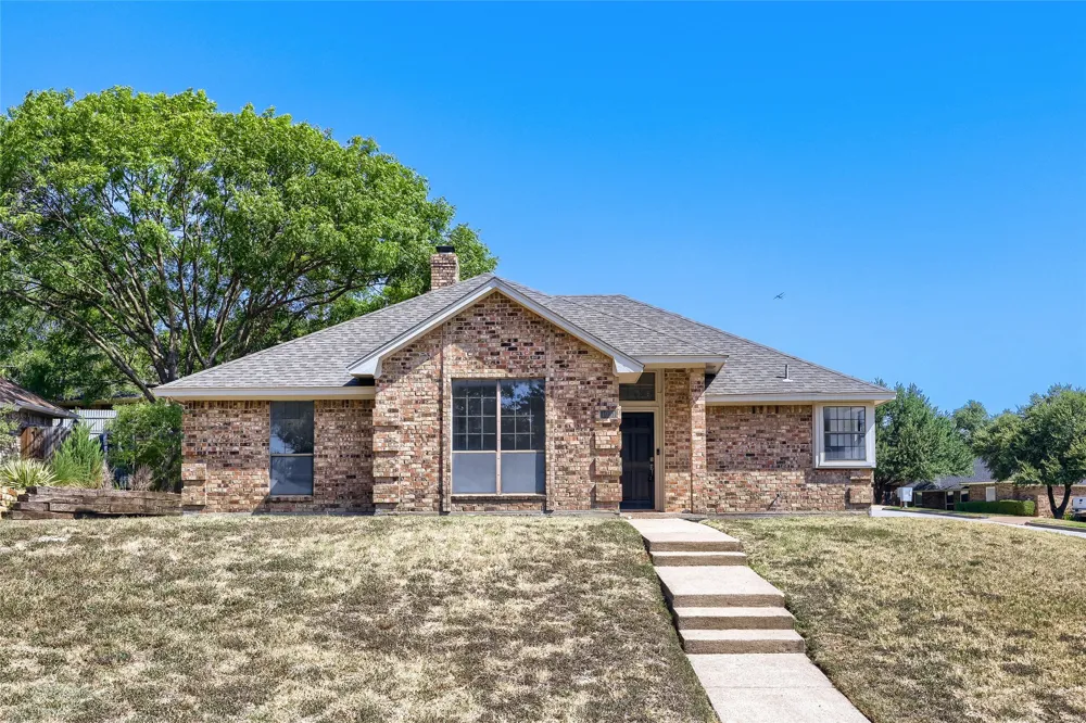 1021 Rio Grande Drive Benbrook, TX 76126