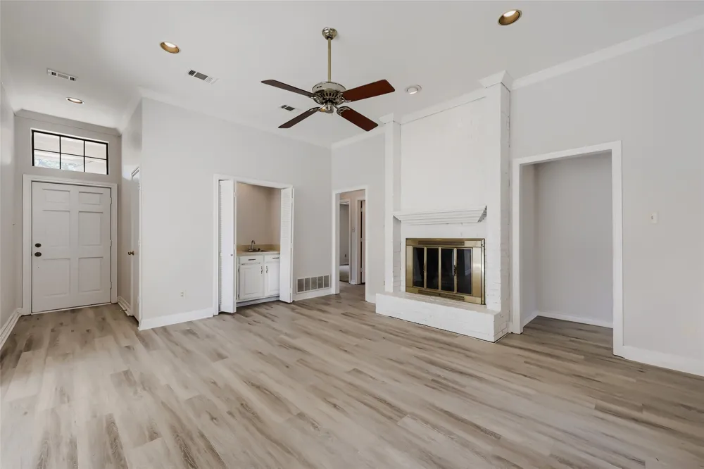 1021 Rio Grande Drive Benbrook, TX 76126