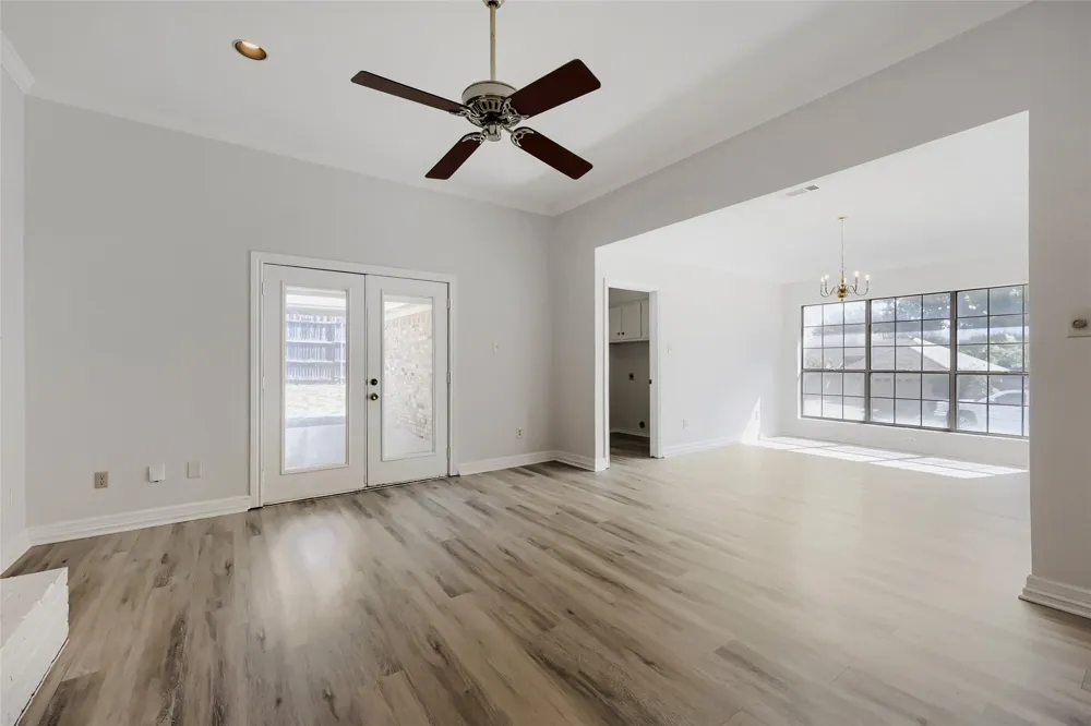 1021 Rio Grande Drive Benbrook, TX 76126