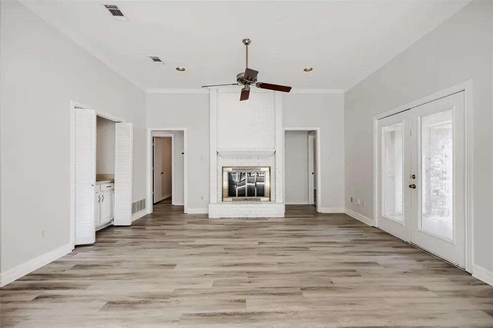 1021 Rio Grande Drive Benbrook, TX 76126