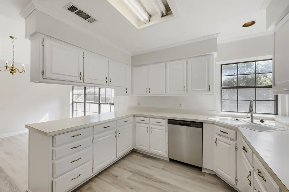 1021 Rio Grande Drive Benbrook, TX 76126